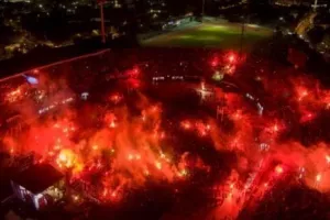 «Πήρε φωτιά» το Καυτανζόγλειο στις ρίμες του ΛΕΞ