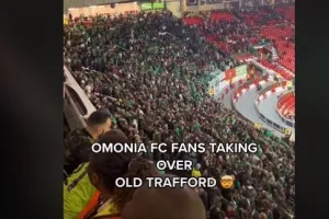 Oι Ομονοιάτες από την κερκίδα των Άγγλων (βίντεο)