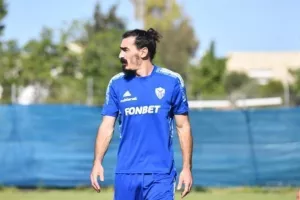 "Ετοιμάζει" Λάζαρο ο Μουνιόθ