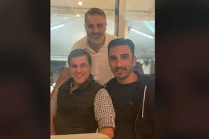 Παρεάκι με κοινό... την Ομόνοια