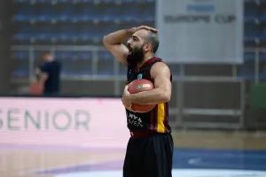 Πέρασε... αέρας από την Τσεχία ο Κεραυνός