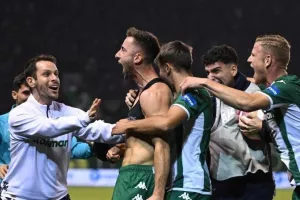 Ο Σπόραρ στο 92+2 "γκρέμισε" τη Λεωφόρο, δεν σταματά πουθενά το Τριφύλλι! 