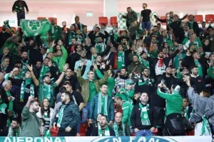 (ΦΩΤΟΣ) Οι Ομονοιάτες στο Old Trafford 