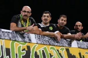 (Φωτορεπορτάζ) Οι φίλοι της ΑΕΚ στην "Αρένα"