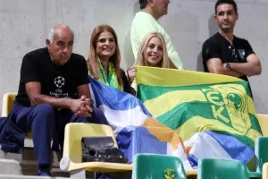 (Φωτορεπορτάζ) Οι φίλοι της ΑΕΚ στην "Αρένα"
