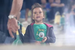 (Φωτορεπορτάζ) Οι φίλοι της ΑΕΚ στην "Αρένα"