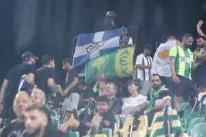 (Φωτορεπορτάζ) Οι φίλοι της ΑΕΚ στην "Αρένα"