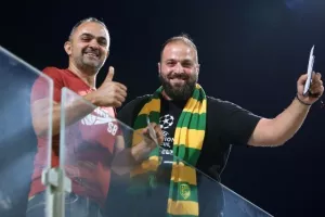 (Φωτορεπορτάζ) Οι φίλοι της ΑΕΚ στην "Αρένα"