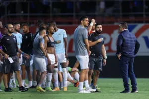 (UPD) Μετά από μισή ώρα πήγε στα αποδυτήρια η Πάφος