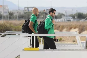 Επιβίβαση και OFF to Manchester/ΦΩΤΟΣ 