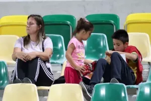 (Φωτορεπορτάζ) Ο κόσμος στην "ΑΡΕΝΑ"