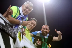 (Φωτορεπορτάζ) Οι φίλοι της ΑΕΚ στην "Αρένα"