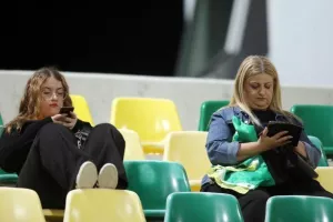(Φωτορεπορτάζ) Ο κόσμος στην "ΑΡΕΝΑ"
