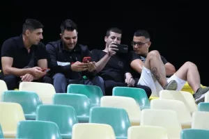 (Φωτορεπορτάζ) Ο κόσμος στην "ΑΡΕΝΑ"