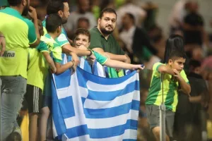 (Φωτορεπορτάζ) Οι φίλοι της ΑΕΚ στην "Αρένα"