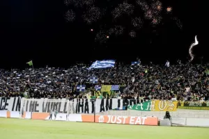 (Φωτορεπορτάζ) Οι φίλοι της ΑΕΚ στην "Αρένα"