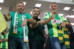 (Φωτορεπορτάζ) Οι φίλοι της ΑΕΚ στην "Αρένα"