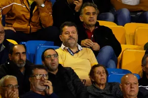 Τα βλέπει και ο Σόφο...