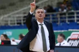 Ράντονιτς: «Άμυνα και συγκέντρωση»