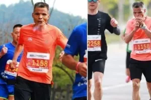 Μερακλής μαραθωνοδρόμος άναψε τσιγάρο την ώρα της κούρσας