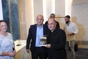 Στις απονομές της άρσης βαρών ο Ανδρέας Μιχαηλίδης