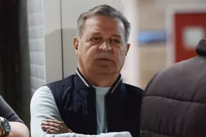 Πρόδρομος/ "Τακτοποιημένοι οικονομικά. Λαικούρες τα διάφορα"