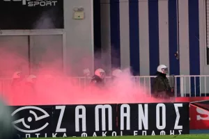 Ατρόμητος - Άρης: Ένταση στο Περιστέρι στο ημίχρονο του αγώνα