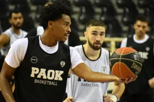 Τα κεφάλια μέσα και δουλειά για απαιτητικό πρόγραμμα