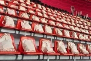 «Δωράκι» σε κάθε θεατή της τελετής έναρξης!