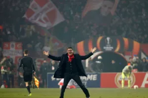 Ο Vladan Milojević και ο... κόσμος