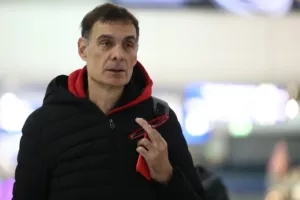 Μπαρτζώκας για το τρίποντο του Μίτσιτς: «Αν μένεις στα παλιά σε ξεπερνάνε τα πράγματα»