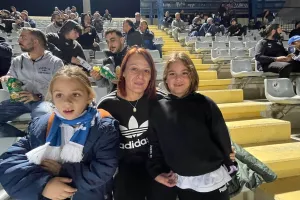 Περιμένουν... την 9η! (φώτος)