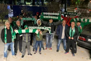 Πάνω τα πράσινα κασκόλ: "Φωνάξτε, δυνατά, Ομονοια!!!" (βίντεο/φώτος)