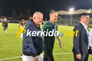 ΦΩΤΟΣ Kerkida/Ευτυχής ο Ντουμπόφ - Πανηγύρισε με παίκτες και κόσμο!