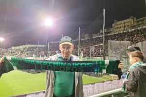 Στην Λεωφόρο (ΑΠΟΕΛ/ΠΑΟ)