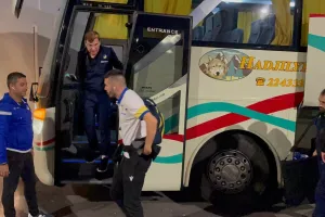 (ΦΩΤΟΣ) Στην Περιστερώνα ο ΑΠΟΕΛ 