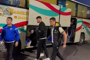(ΦΩΤΟΣ) Στην Περιστερώνα ο ΑΠΟΕΛ 