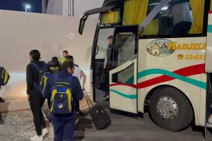 (ΦΩΤΟΣ) Στην Περιστερώνα ο ΑΠΟΕΛ 