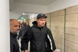 (ΦΩΤΟΣ) Στ΄αποδυτήρια Μπέλετς, Φεράρι, Σούσιτς - Εκεί και ο Πρόδρομος Πετρίδης 