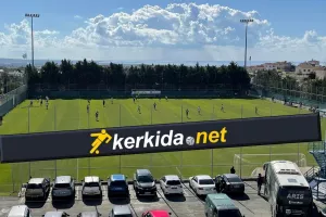 "Γαλάζιο" το φιλικό στο Apollon Columbia (φώτος) 