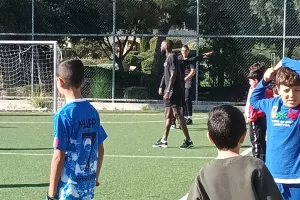 (ΒΙΝΤΕΟ-ΦΩΤΟΣ) Πριν το ντέρμπι κορυφής, κάτι... διαφορετικό για καλό σκοπό!