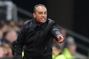 ΠΡΩΤΗ του με 4-4-4!