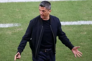 «Μίλησε με Λουτσέσκου η Χαλ»
