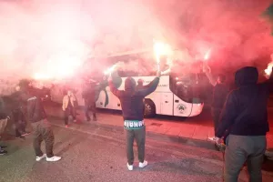 Αποθέωση για τον Παναθηναϊκό στο Αγρίνιο: «Πρωτάθλημα θα πάρουμε» (Φώτος)