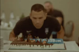 Tούρτα-έκπληξη στον Πογιέτ για τα γενέθλιά του