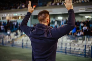 Απόλλων: Ο Ρομπέρζ υποκλίθηκε στη Δυτική (φώτος)