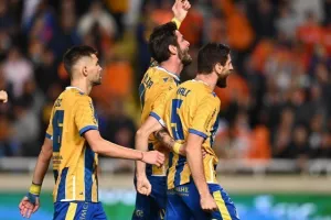 ΑΠΟΕΛ - Ομόνοια: Orange Κυριακή, θρίαμβος με τεσσάρα! (φώτος)