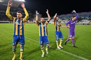 (Βίντεος Kerkida/φώτος) "Ψηλά, ψηλότερα ο Θρύλος" και πάρτι με τον κόσμο οι παίκτες!