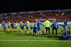 (Βίντεος Kerkida/φώτος) "Ψηλά, ψηλότερα ο Θρύλος" και πάρτι με τον κόσμο οι παίκτες!