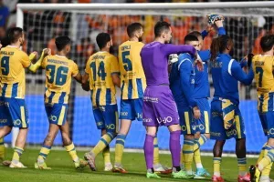 ΑΠΟΕΛ - ΕΝΠ: Ένα ο Δώνης, ένα ο Σαρφό και πέμπτη σερί νίκη! (φώτος)